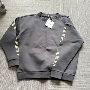 Melanie Lyne black sweatshirt with gold embroidered sleeve nwt Large